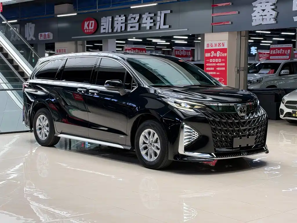 Toyota Granvia — фото 3