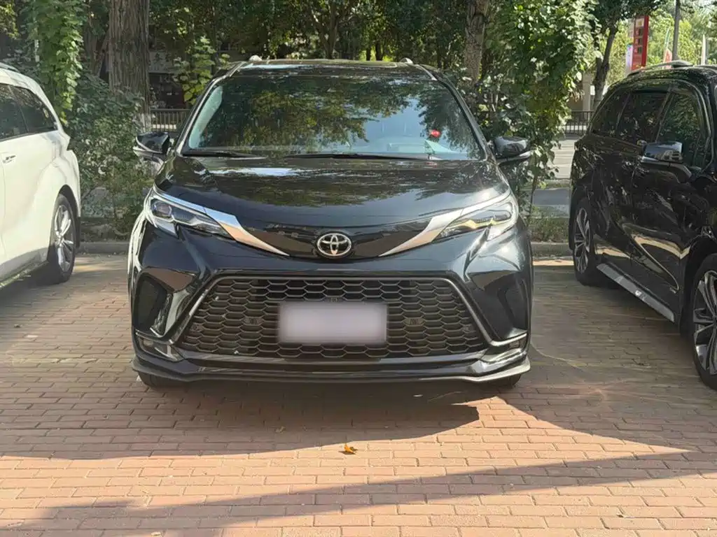 Toyota Granvia — фото 8