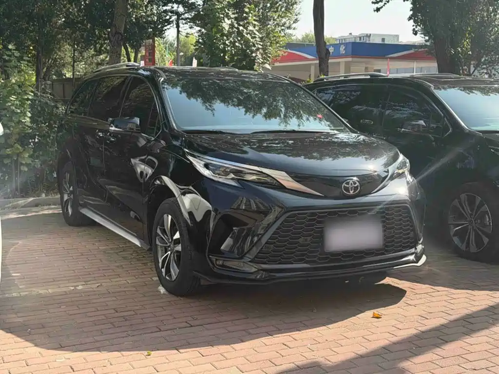 Toyota Granvia — фото 9