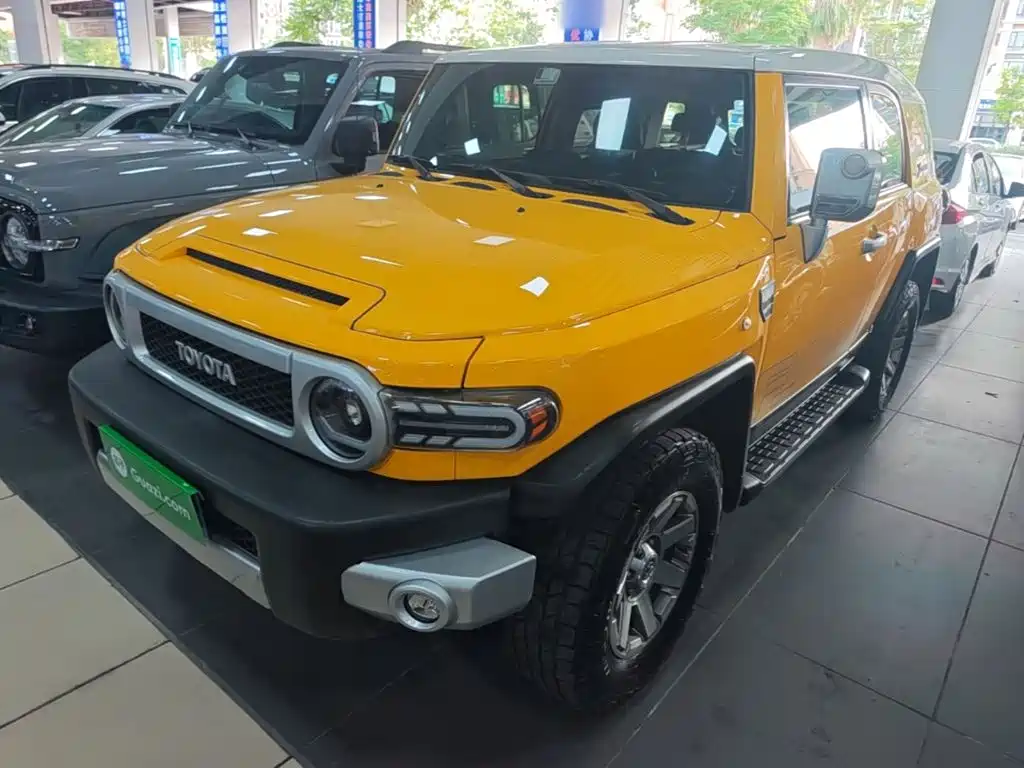 Toyota FJ Cruiser — фото 2