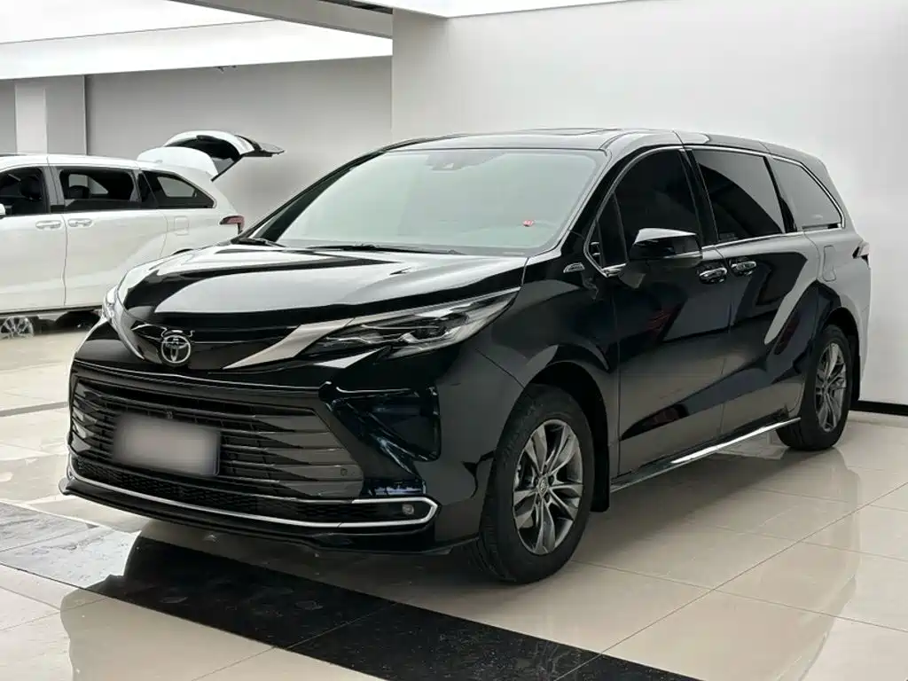 Toyota Sienna — фото 3