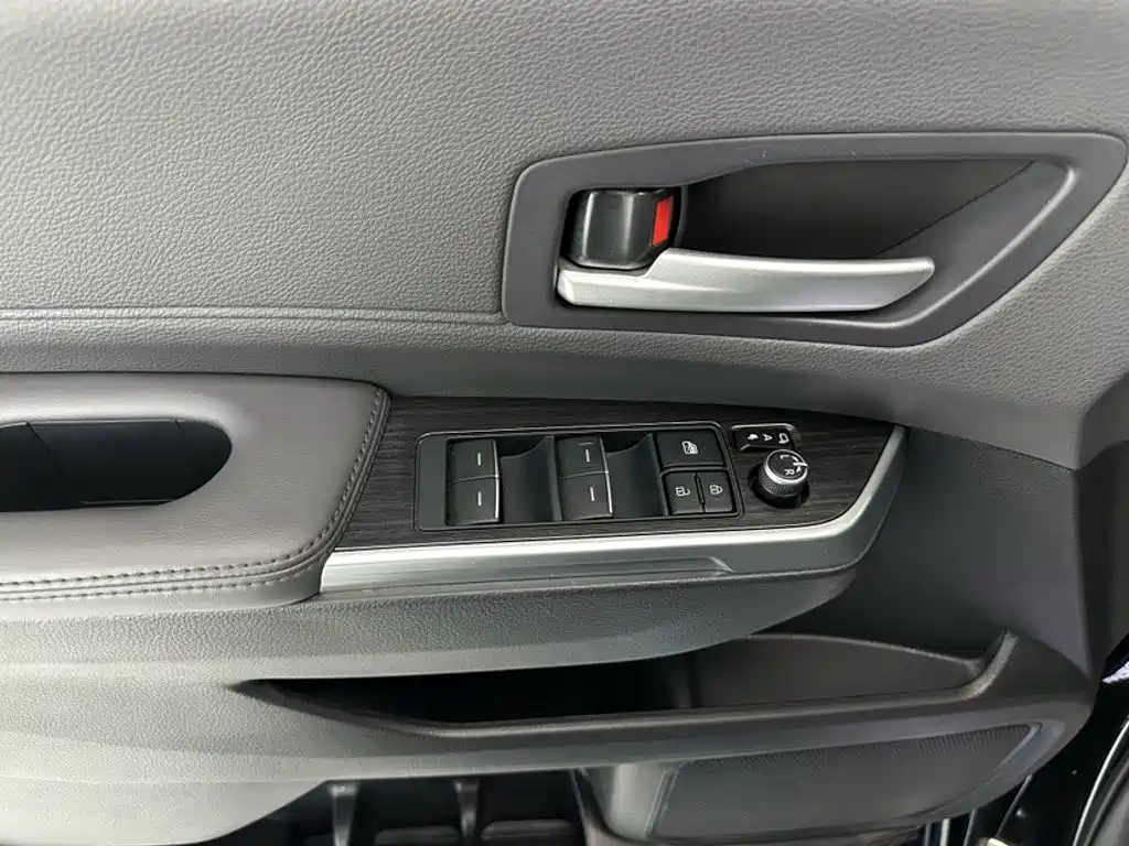 Toyota Sienna — фото 5