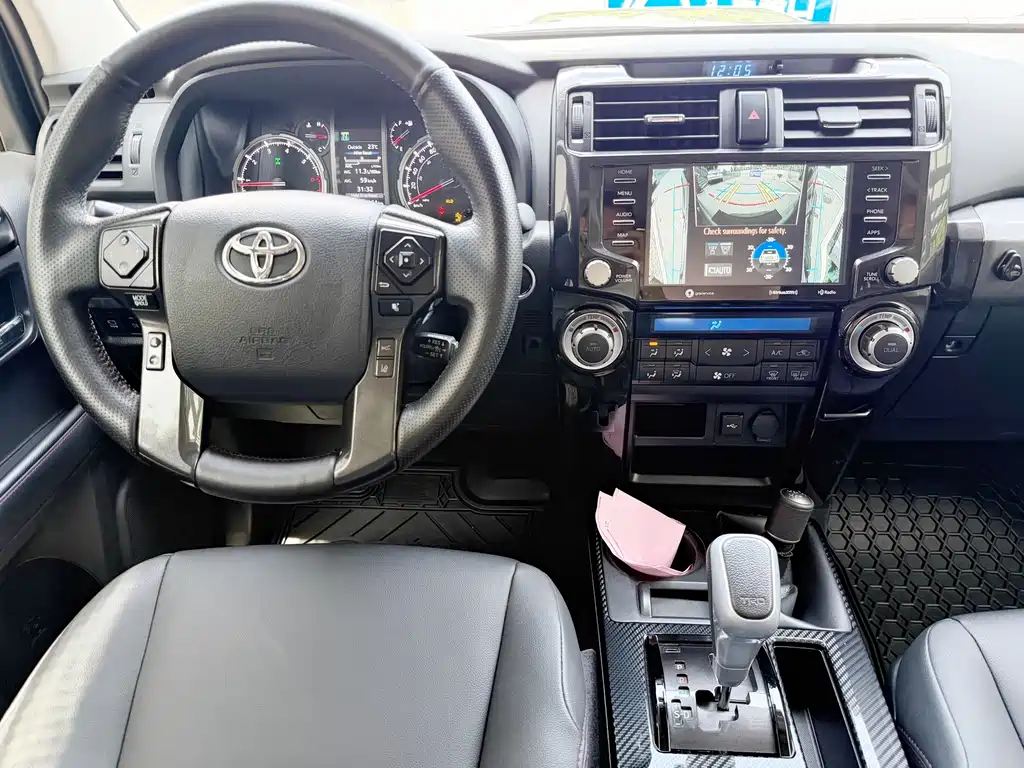 Toyota 4Runner — фото 11