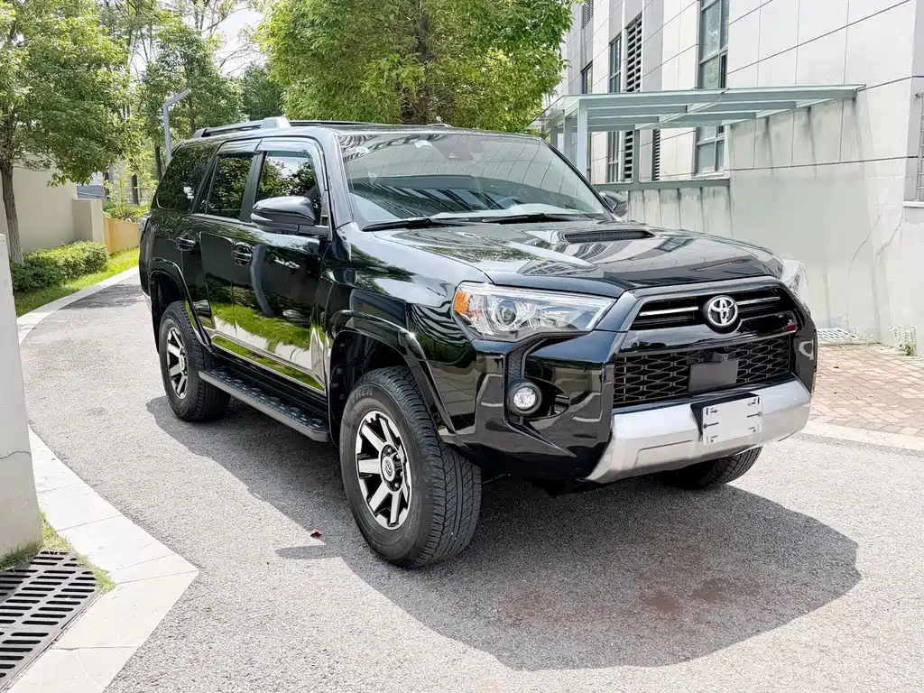 Toyota 4Runner — фото 3