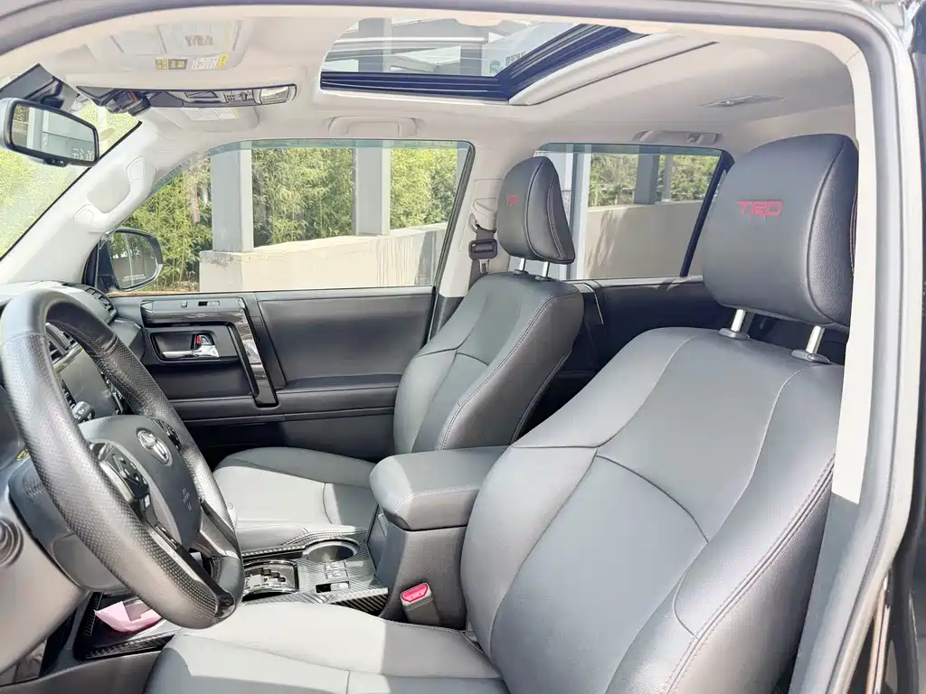 Toyota 4Runner — фото 10