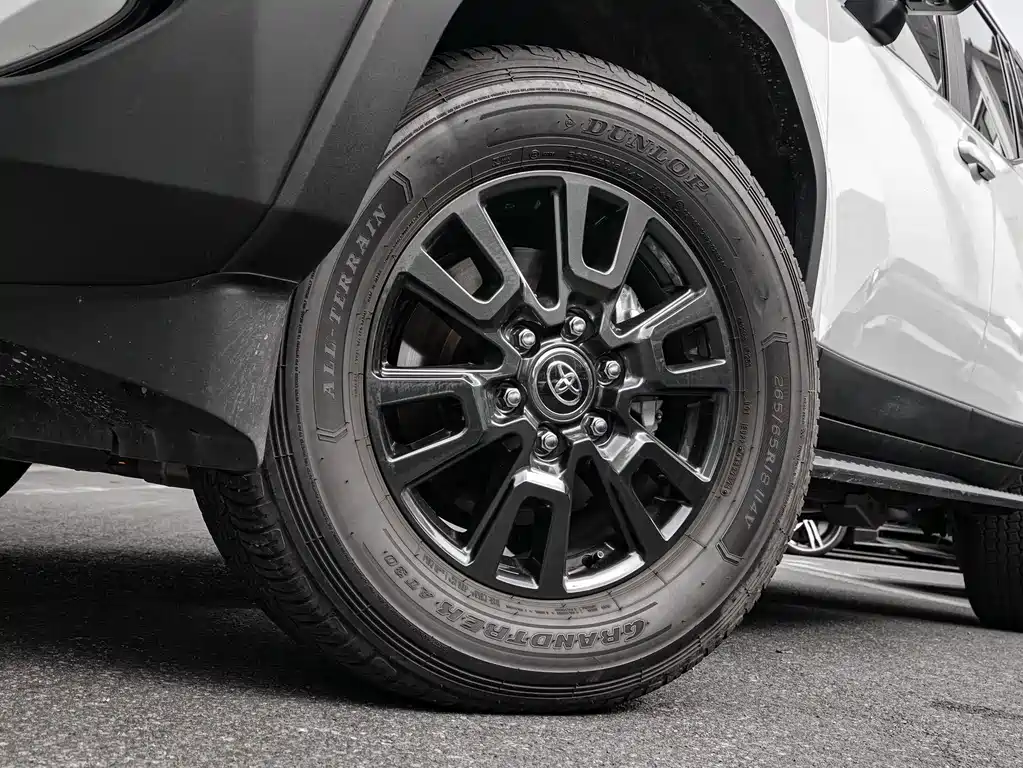 Toyota Prado — фото 17