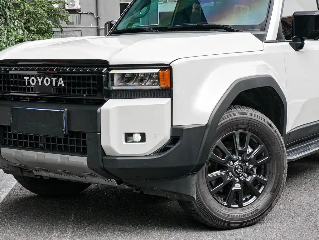 Toyota Prado — фото 3