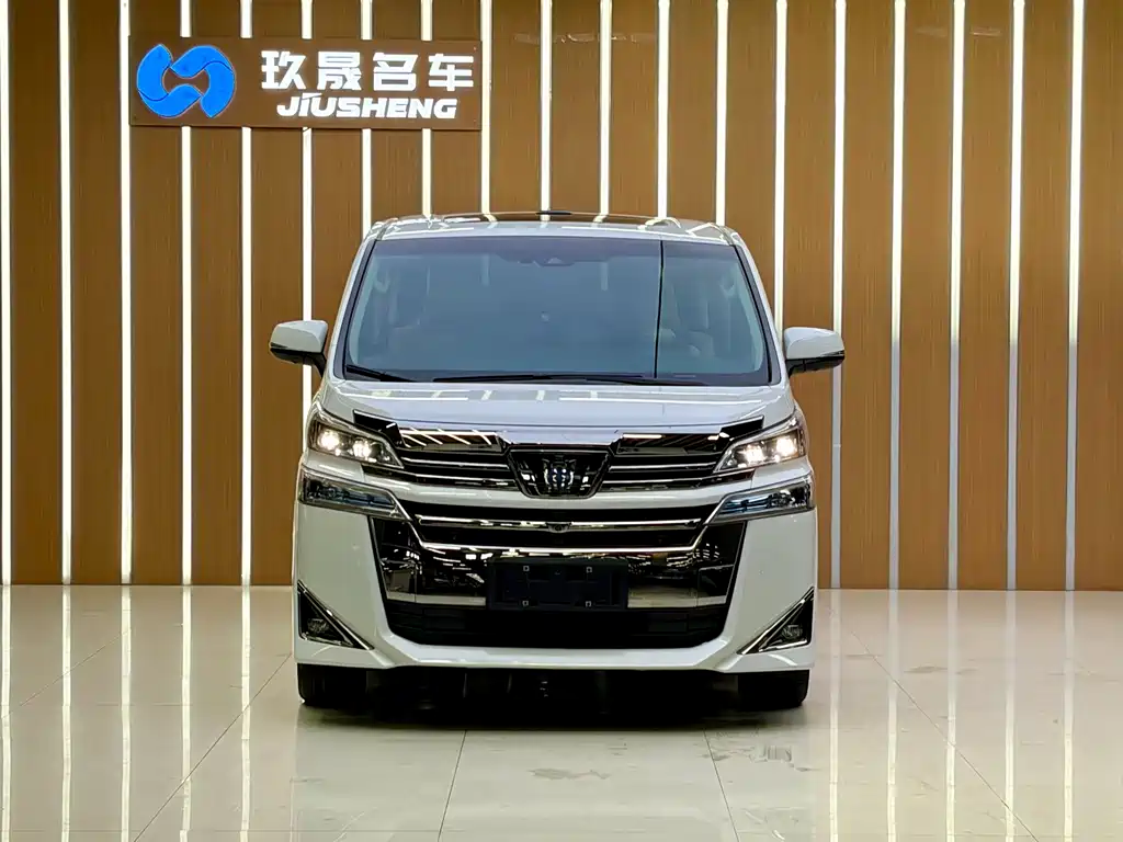 Toyota Vellfire — фото 2