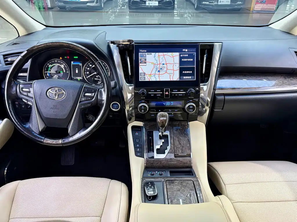 Toyota Vellfire — фото 5