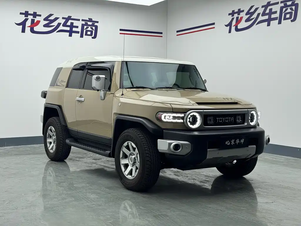 Toyota FJ Cruiser — фото 10