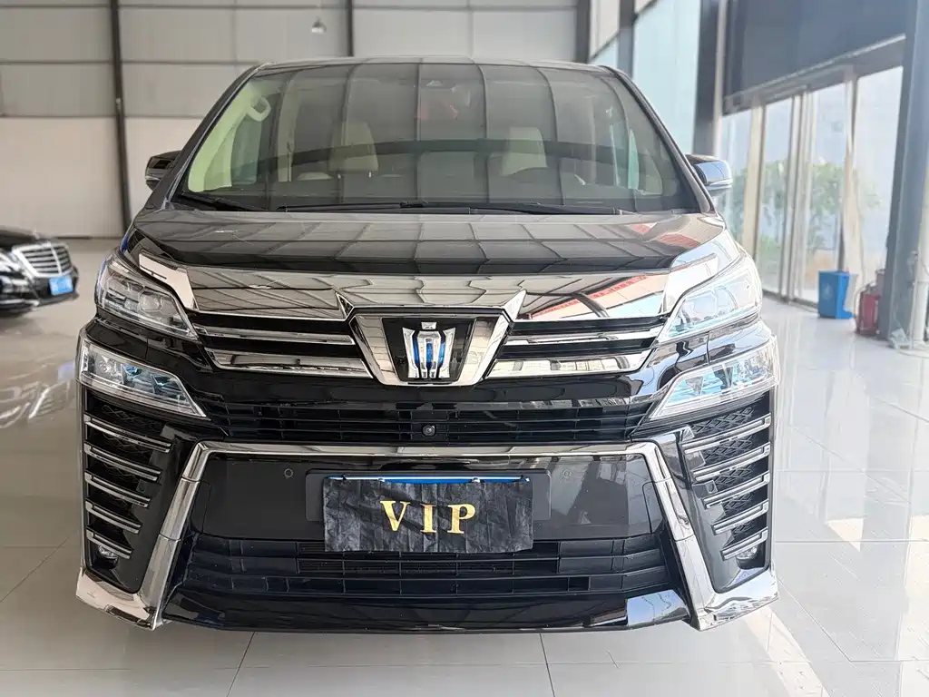 Toyota Vellfire — фото 2