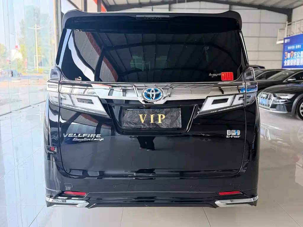 Toyota Vellfire — фото 5