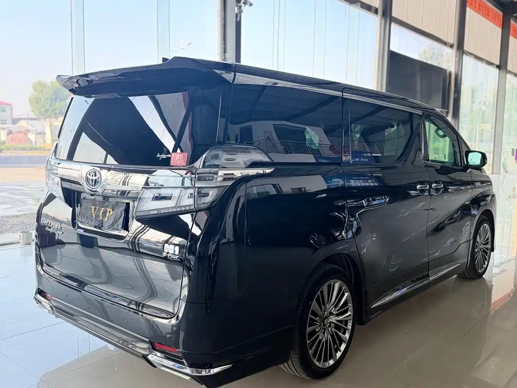 Toyota Vellfire — фото 6