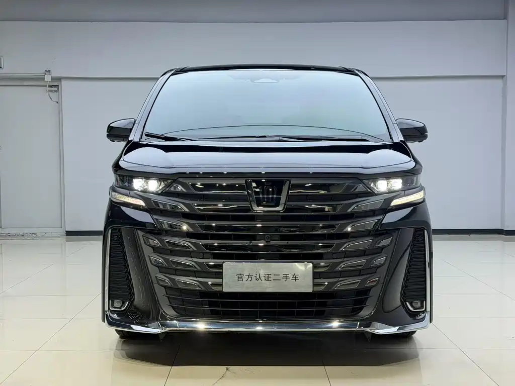 Toyota Vellfire — фото 2