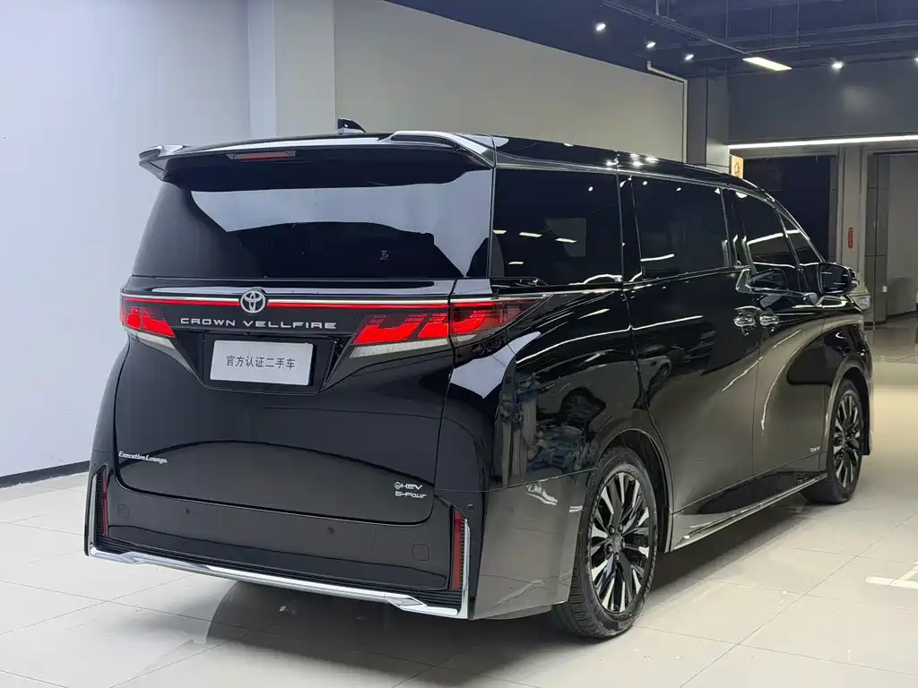 Toyota Vellfire — фото 3