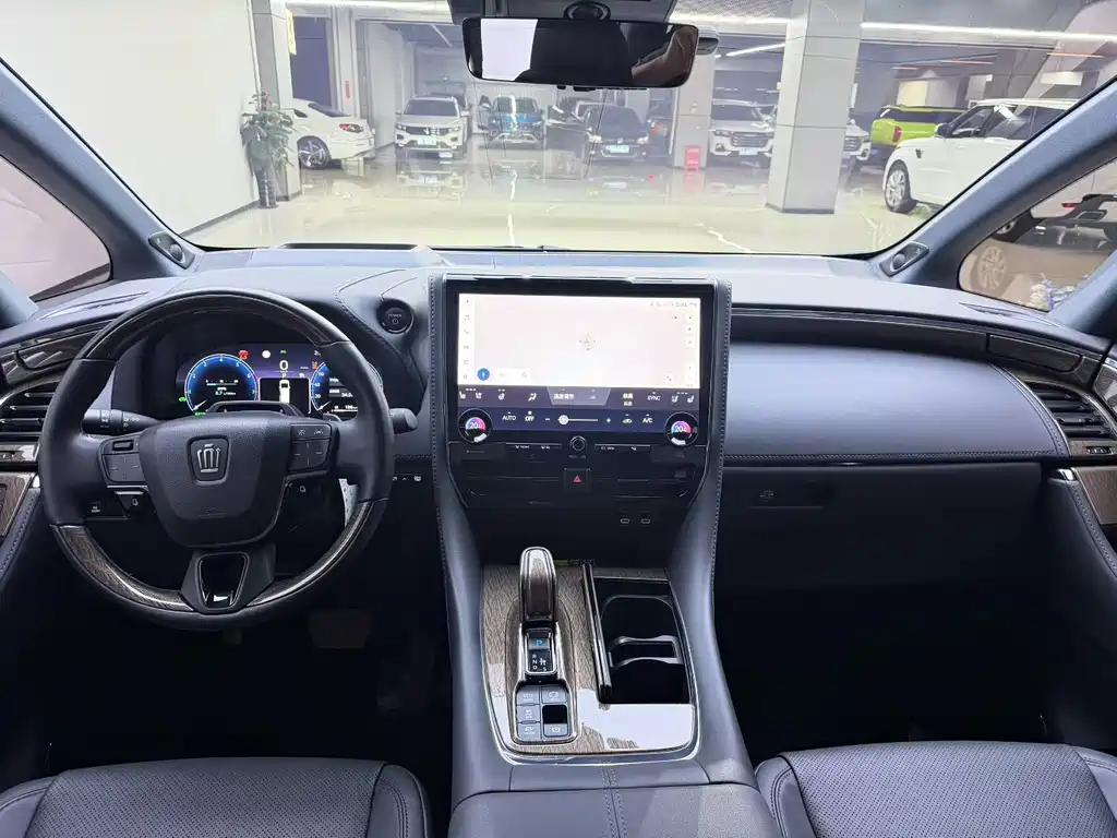 Toyota Vellfire — фото 4