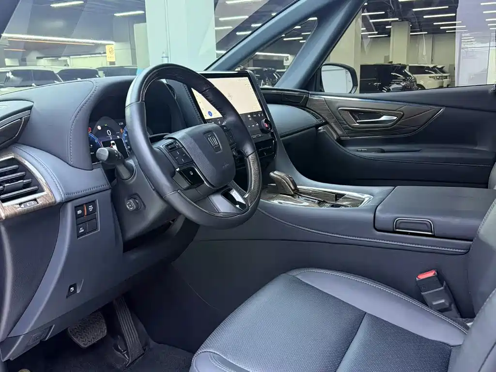 Toyota Vellfire — фото 5