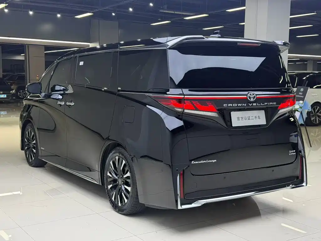 Toyota Vellfire — фото 6