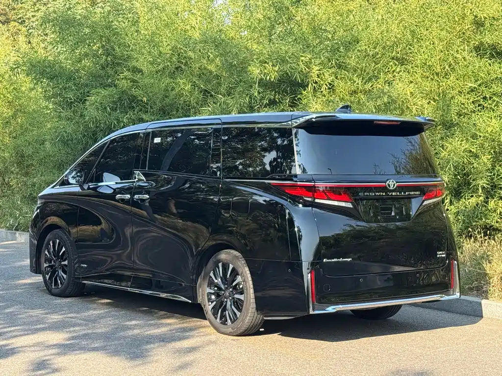 Toyota Vellfire — фото 13