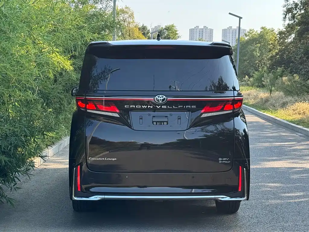 Toyota Vellfire — фото 14