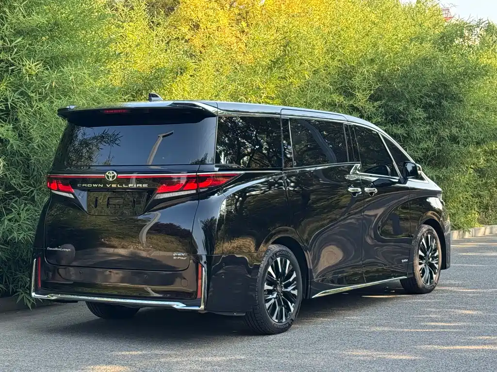 Toyota Vellfire — фото 15