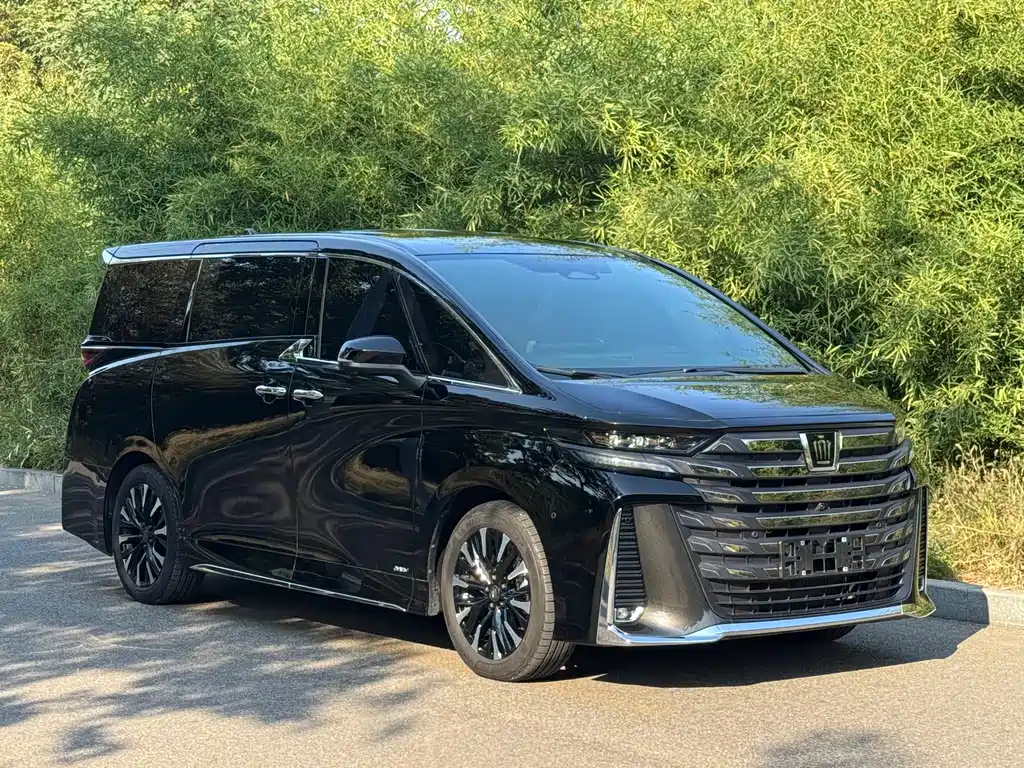 Toyota Vellfire — фото 3