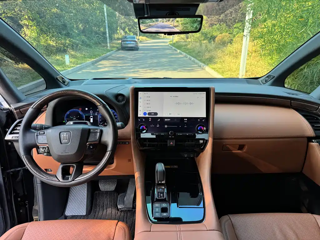 Toyota Vellfire — фото 6