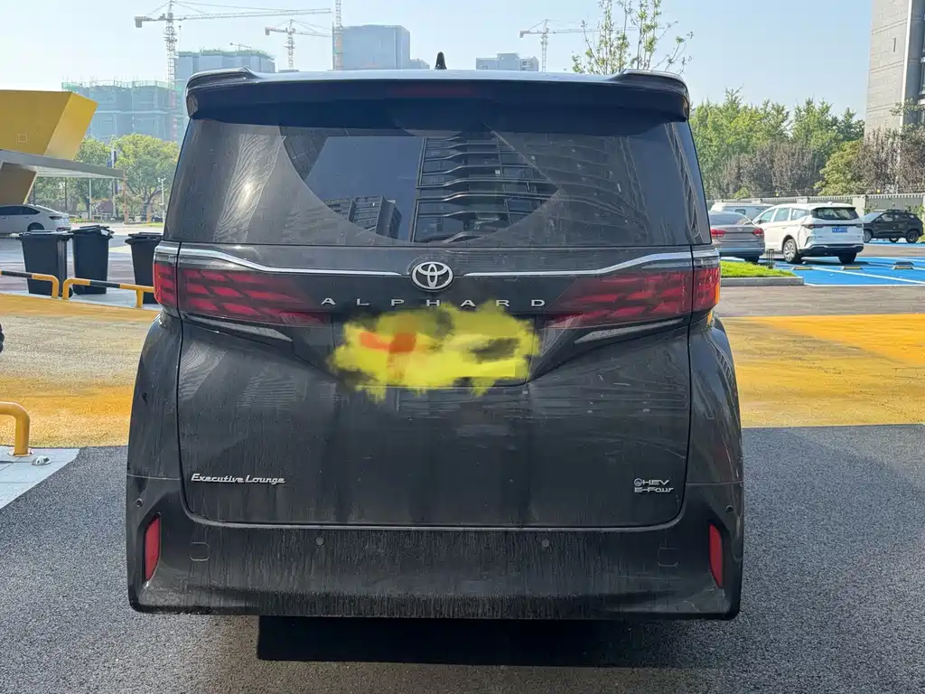 Toyota Alphard — фото 4