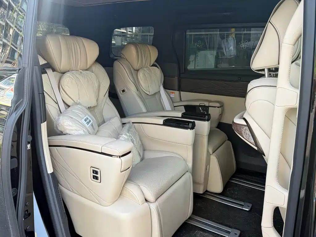Toyota Alphard — фото 8