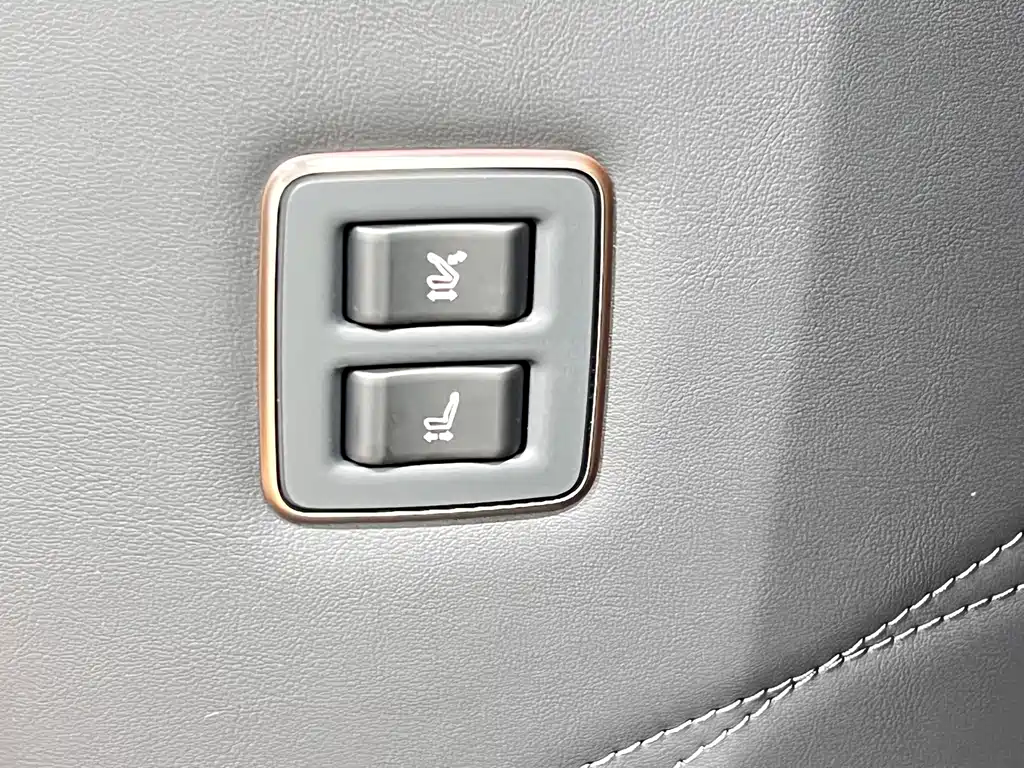 Toyota Alphard — фото 14