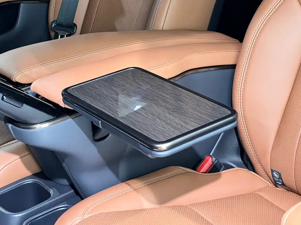 Toyota Alphard — фото 15
