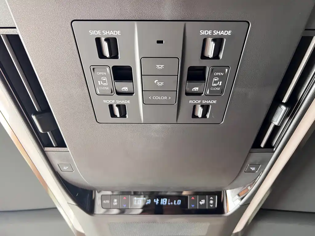 Toyota Alphard — фото 31