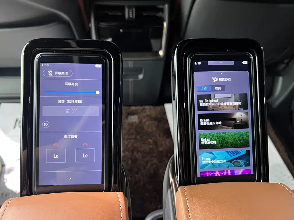 Toyota Alphard — фото 32