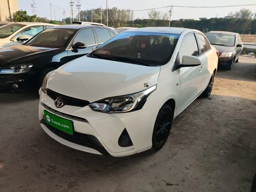 Toyota Yaris L — фото 2