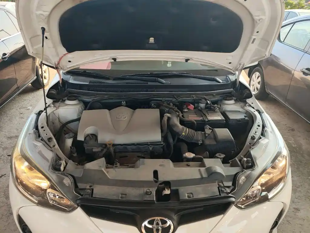 Toyota Yaris L — фото 20