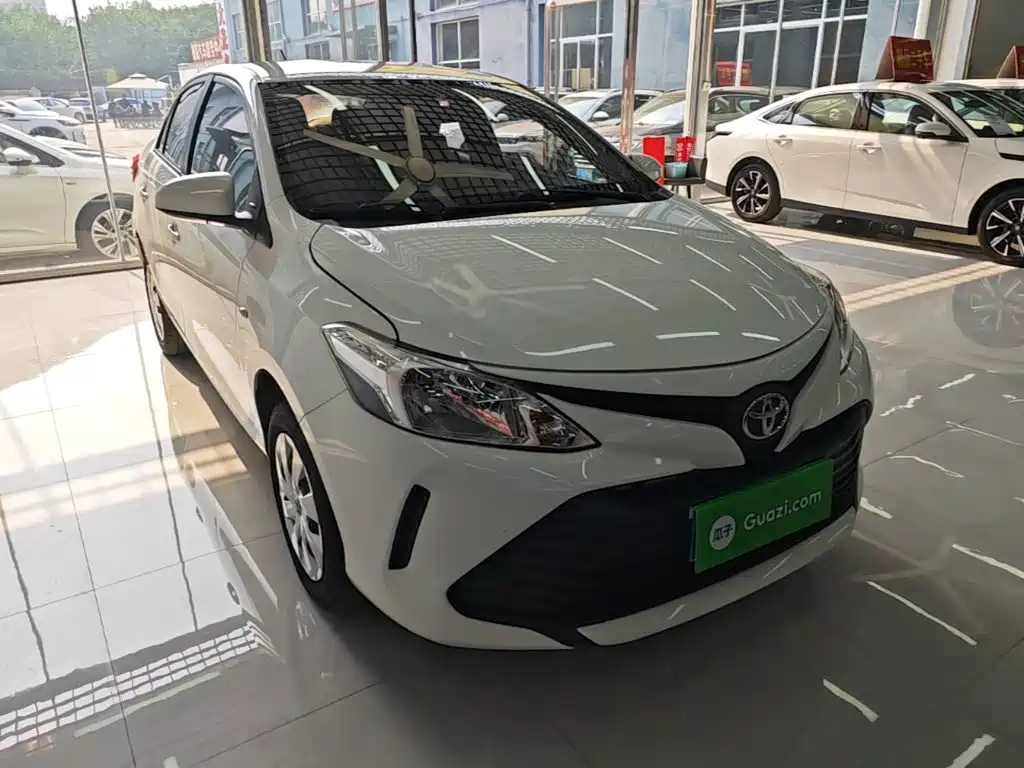 Toyota Vios — фото 4