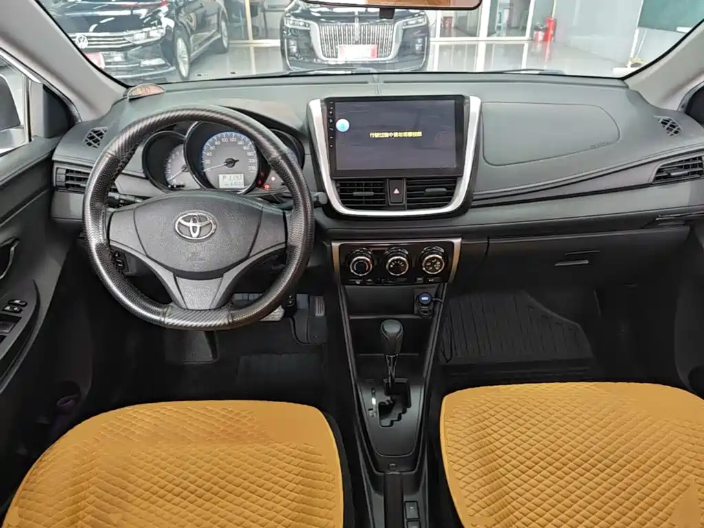 Toyota Vios — фото 10