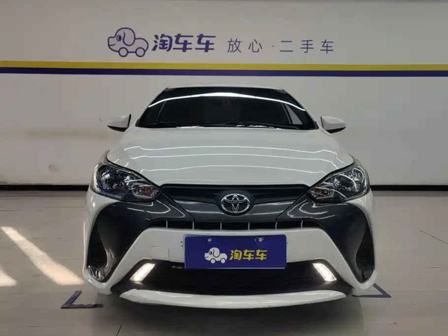 Toyota Yaris L — фото 2