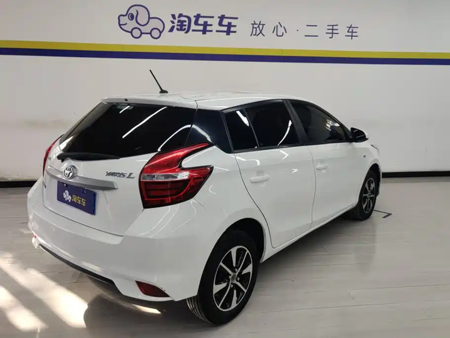 Toyota Yaris L — фото 3