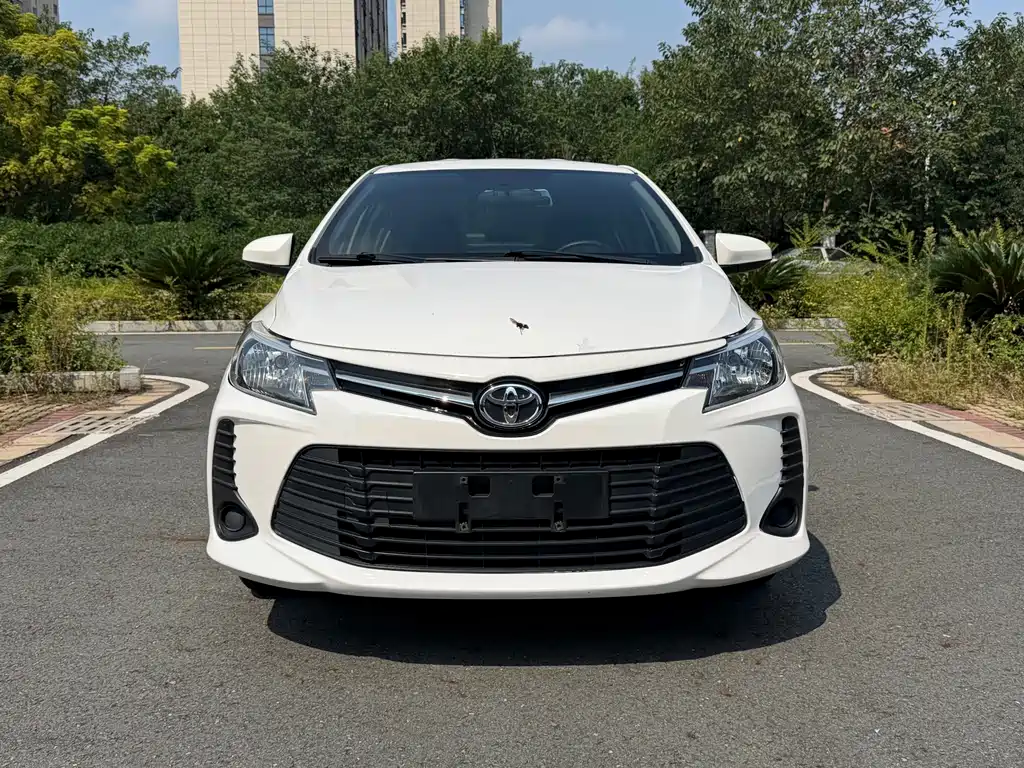 Toyota Vios — фото 2