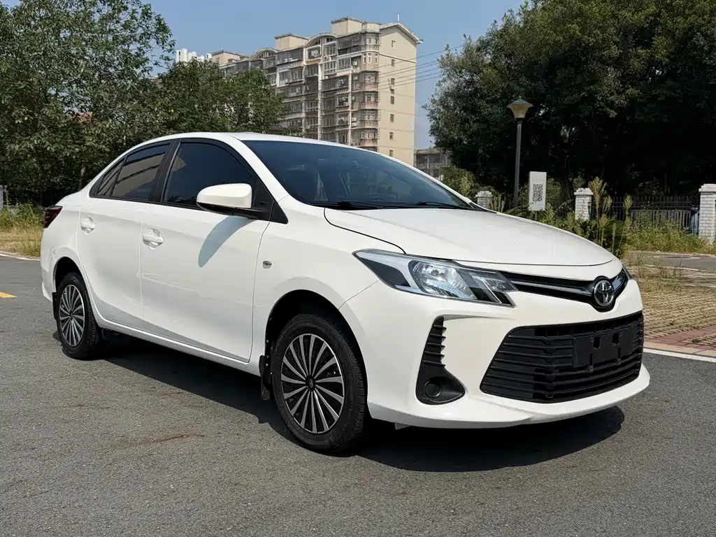 Toyota Vios — фото 3