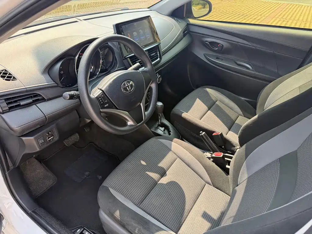 Toyota Vios — фото 4
