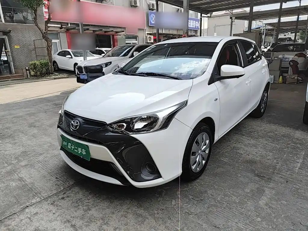 Toyota Yaris L — фото 2