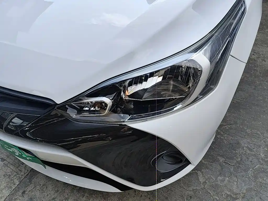 Toyota Yaris L — фото 24