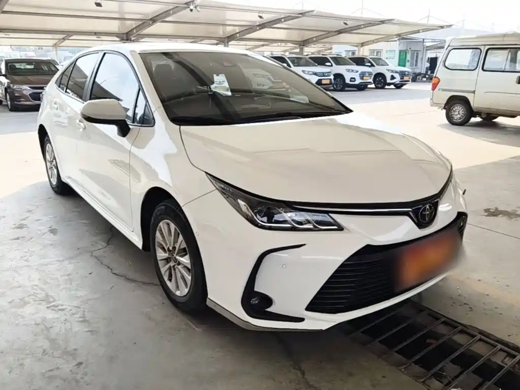 Toyota Corolla — фото 4