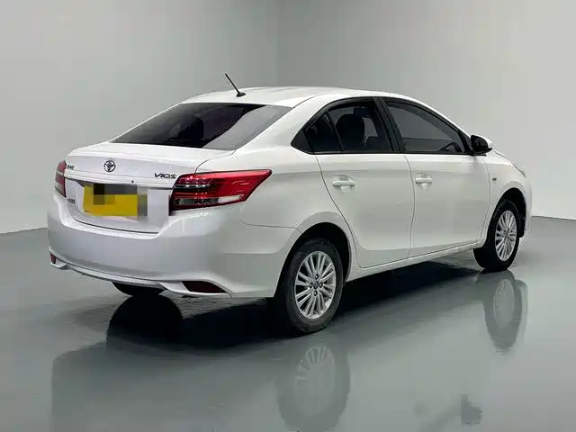 Toyota Vios — фото 6