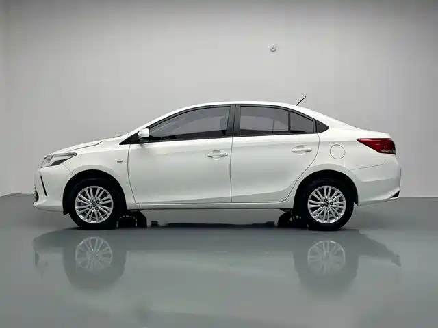 Toyota Vios — фото 8