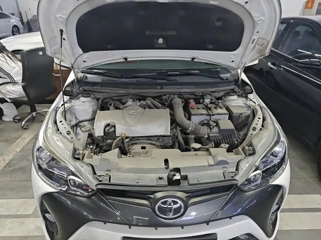 Toyota Yaris L — фото 20