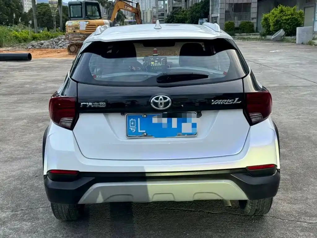 Toyota Yaris L — фото 6