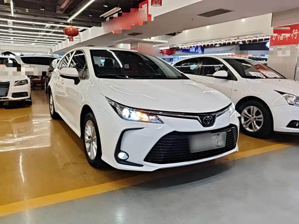 Toyota Corolla — фото 4